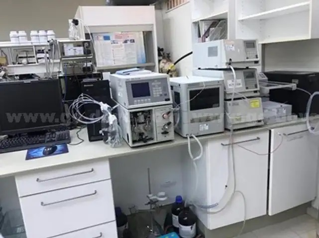 出售一批医学研究实验室设备，包括pH计，荧光分析仪，生物显微镜，自动分液器等等【马来西亚】