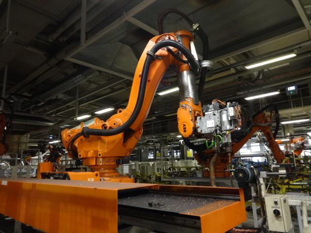 沃尔沃Volvo汽车公司 - 300多台ABB & Kuka库卡机器人, LK坐标测量仪以及其他工厂辅助生产设备【瑞典】