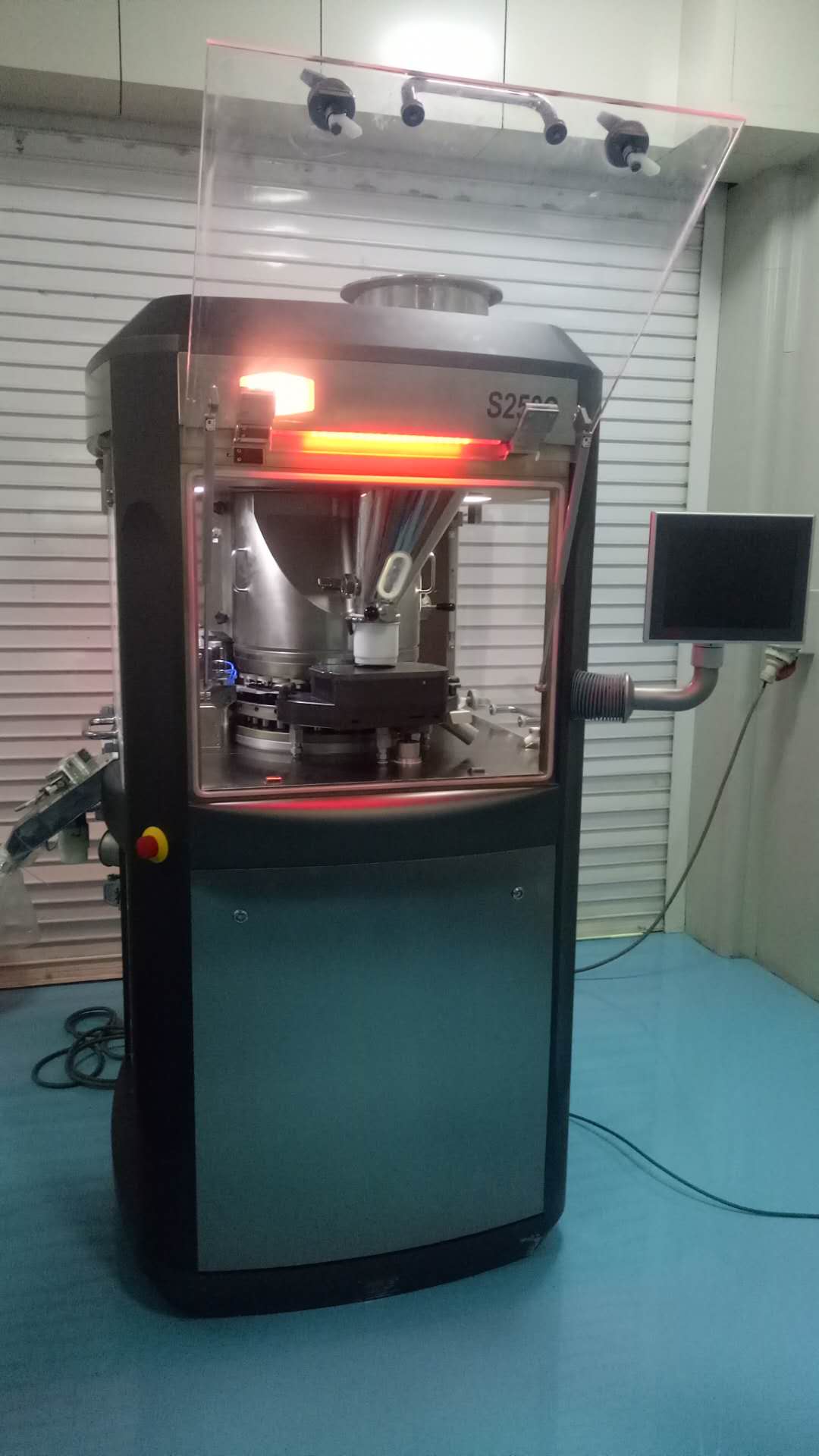 受Sinovachem新岸诺亚催化科技北京公司委托，出售一台SMA 新马制药 'S250C' 全自动高速压片机【山东】